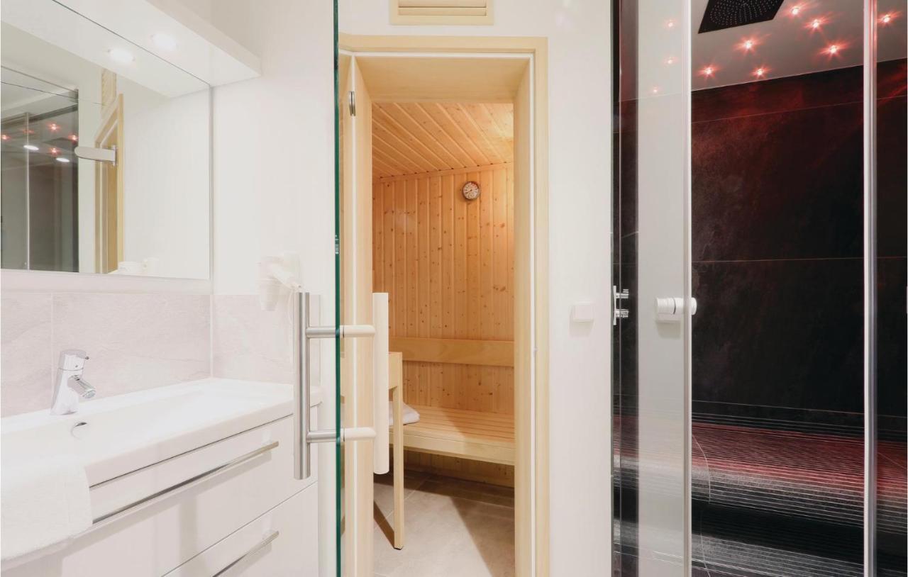 Amazing Apartment In Luebeck Travemuende With Sauna Buitenkant foto